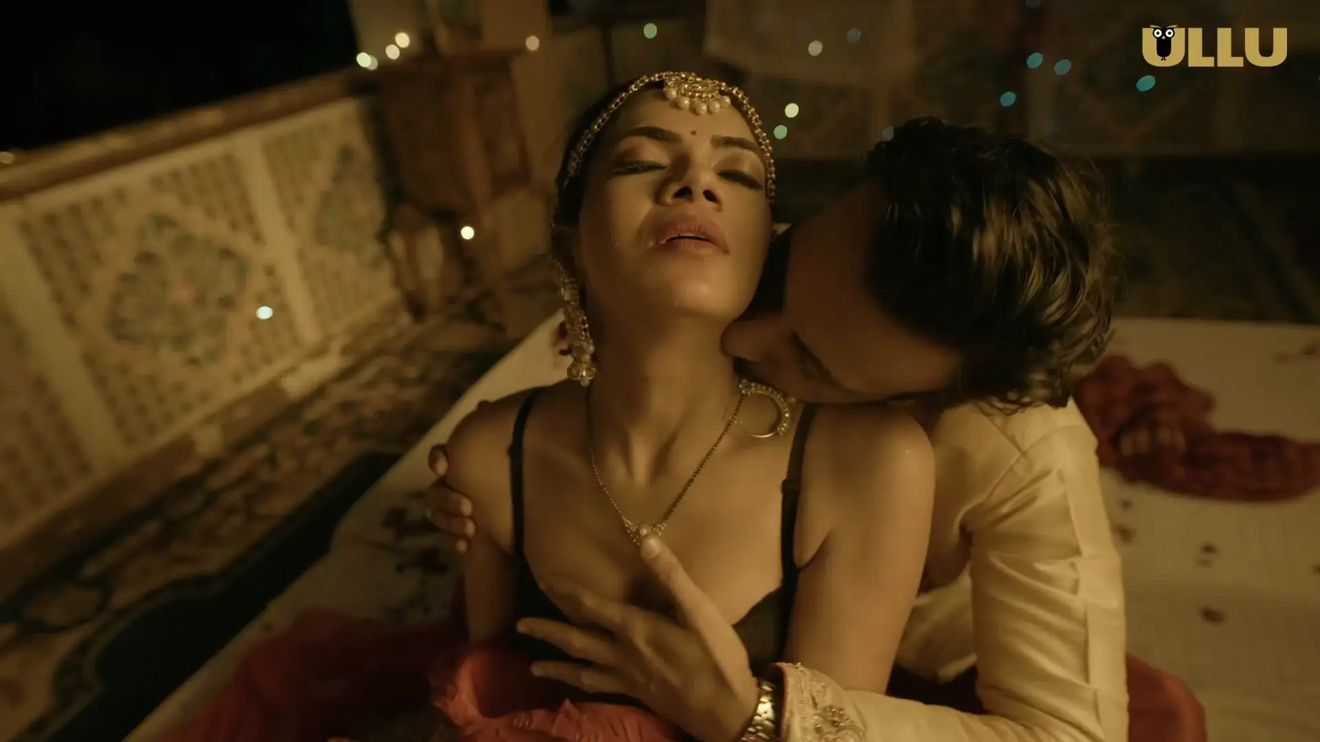 Red Light Part 1 S01E01 2024 Hindi Hot Web Series – Ullu